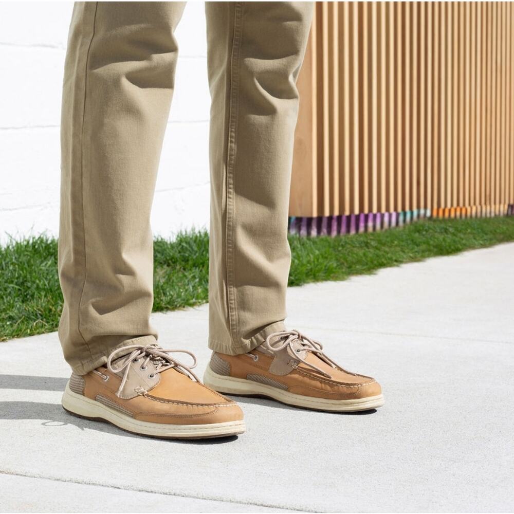 NEW Men's Stylish Dockers Beacon Leather Boat Shoes in Tan/Taupe (Size 9.5)